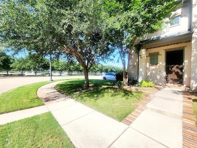 838 Milton Way, Coppell, TX 75019 - view of grassy yard