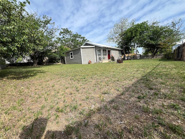 108 E Neely Ave, Comanche, TX 76442 - view of yard featuring fence
