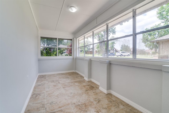 full bath featuring visible vents, a garden tub, toilet, and vanity