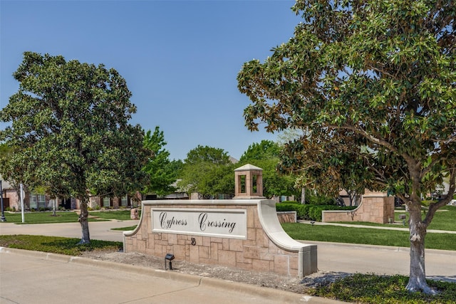 1809 Cotton Mill Dr, Mckinney, TX 75072 - community sign with a lawn