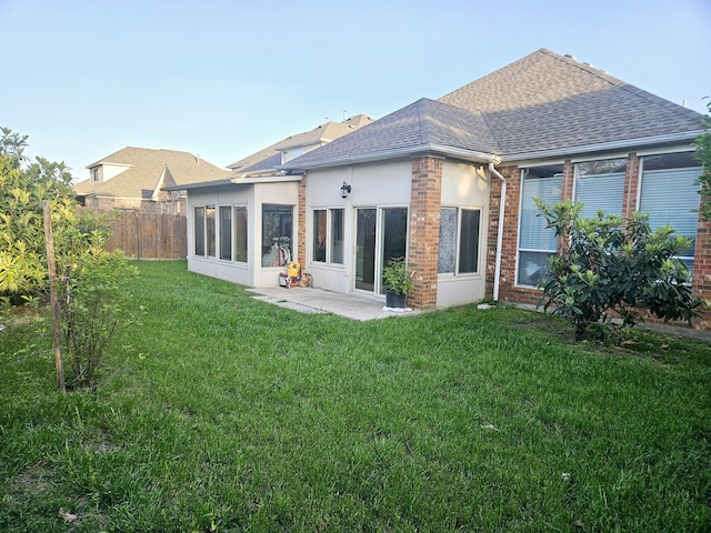 3019 Stallion Xing, Irving, TX 75060 - view of yard with a fenced backyard