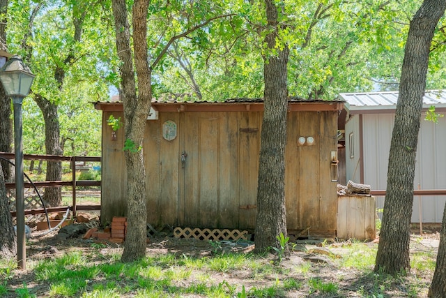 view of outdoor structure featuring an outdoor structure