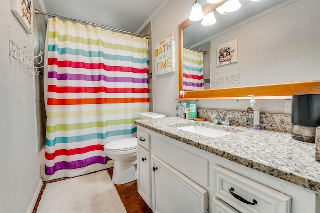5601 Jane Anne St, Haltom City, TX 76117 - full bathroom featuring curtained shower, wood finished floors, toilet, vanity, and crown molding