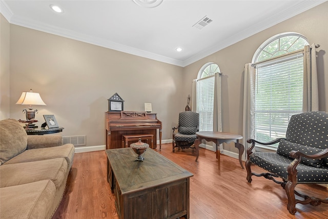 803 Eagle Pass, Heath, TX 75032 - living area featuring ornamental molding, light wood-style flooring, baseboards, and recessed lighting