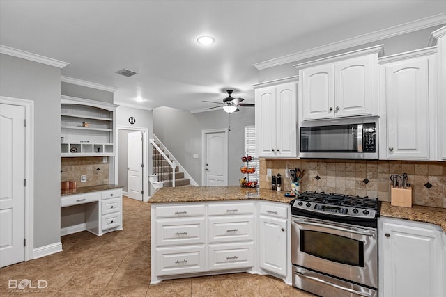 kitchen featuring stainless steel appliances, open shelves, visible vents, crown molding, and a peninsula
