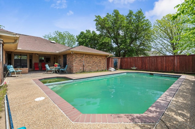 1502 Hinchliffe Rd, Mexia, TX 76667 - view of pool featuring a fenced backyard, a patio, a fenced in pool, and an in ground hot tub