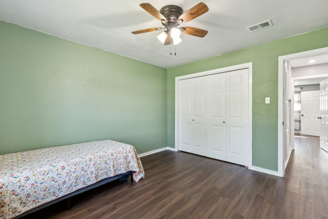 609 Admiralty Way, Fort Worth, TX 76108 - bedroom featuring baseboards, dark wood-type flooring, visible vents, and a closet