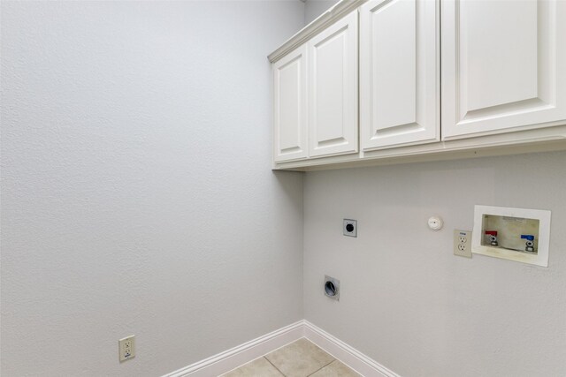empty room featuring baseboards, a ceiling fan, and dark wood-style flooring