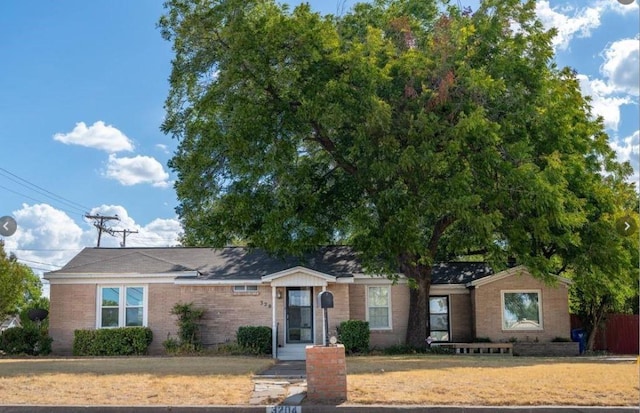 3204 N 31st St, Waco, TX 76708 - ranch-style home with brick siding