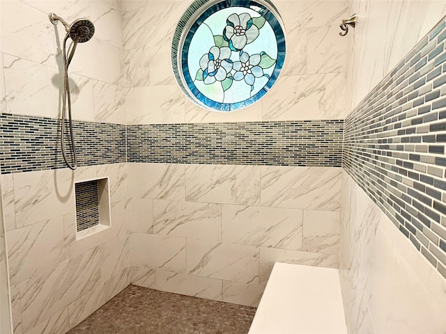 516 Wild Wood Dr, Decatur, TX 76234 - full bathroom with tiled shower