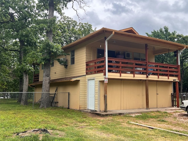 113 Daniel Dr, Mabank, TX 75156 - back of house with a lawn and fence