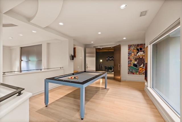 5608 Stone Cliff Ct, Dallas, TX 75287 - playroom featuring light wood-style flooring, baseboards, visible vents, recessed lighting, and billiards