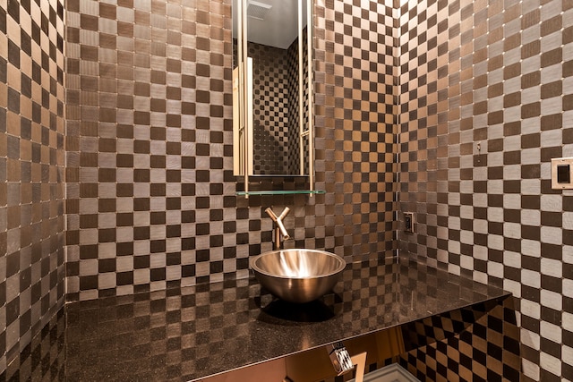5608 Stone Cliff Ct, Dallas, TX 75287 - bathroom featuring a sink