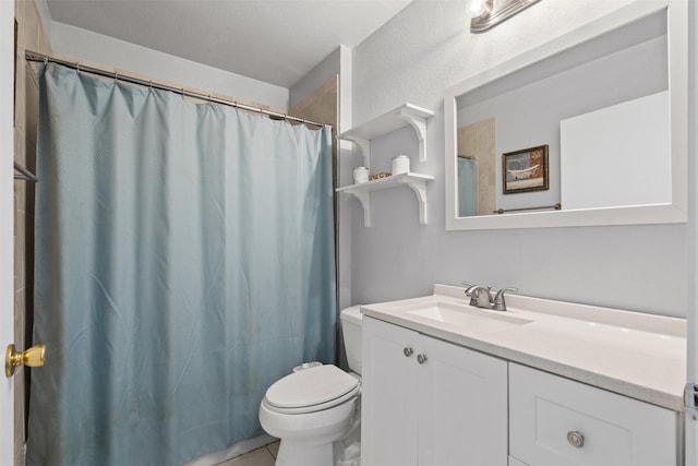 full bath featuring tile patterned flooring, toilet, vanity, and a shower with curtain