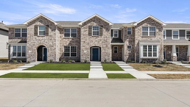 multi unit property with a front yard