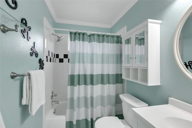full bath featuring crown molding, toilet, shower / tub combo, and vanity