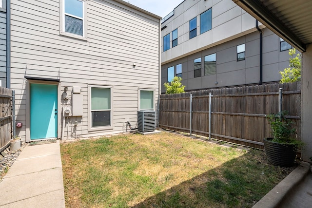 1823 S Ervay St, Dallas, TX 75215 - back of property with central AC unit