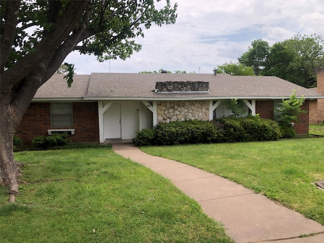 414 Brookview Dr, Desoto, TX 75115 - single story home featuring a front lawn and brick siding