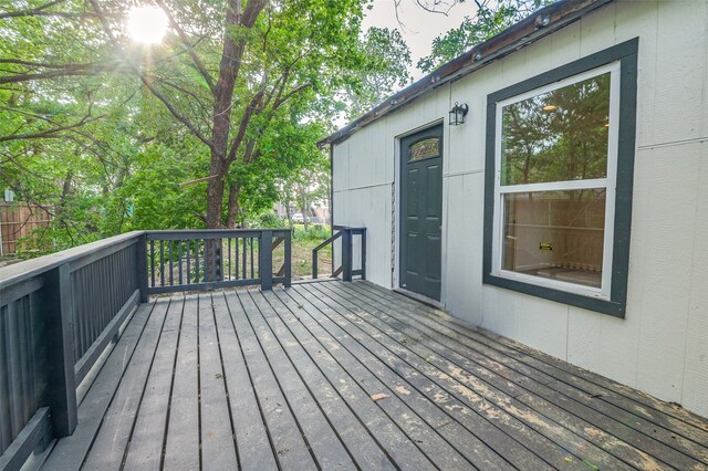 604 N E St, Arlington, TX 76011 - view of deck