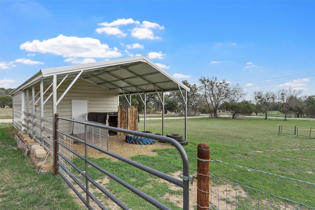 view of outdoor structure with an exterior structure and an outbuilding
