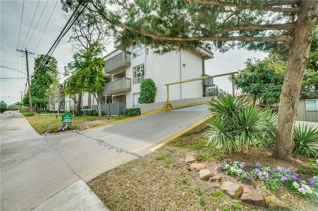 4859 Cedar Springs Rd Unit 358, Dallas, TX 75219 - view of property exterior