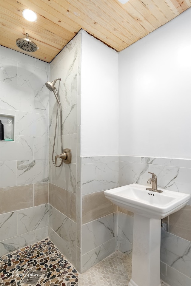 1042 N Lane Dr, Shreveport, LA 71107 - full bathroom with wood ceiling and a tile shower