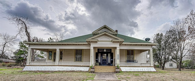 view of front of house featuring a porch