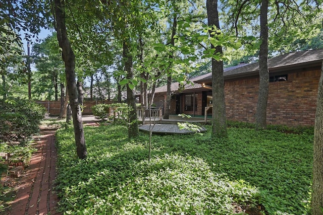 5112 River Ridge Rd, Arlington, TX 76017 - view of yard with a deck