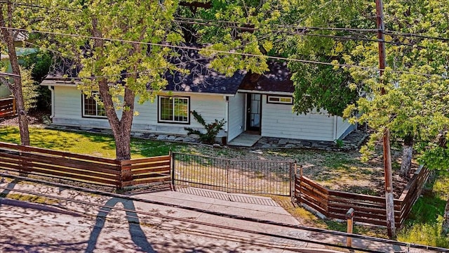 1125 Rodeo Center Blvd, Mesquite, TX 75149 - view of front of property with a wooden deck