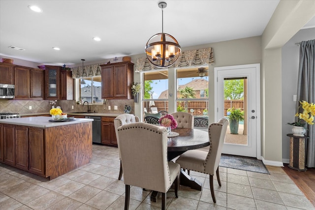 dining room with visible vents, recessed lighting, a notable chandelier, and a healthy amount of sunlight