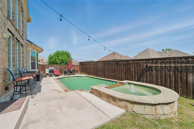 5808 Arabian Dr, Grand Prairie, TX 75052 - view of swimming pool featuring a fenced backyard and a patio