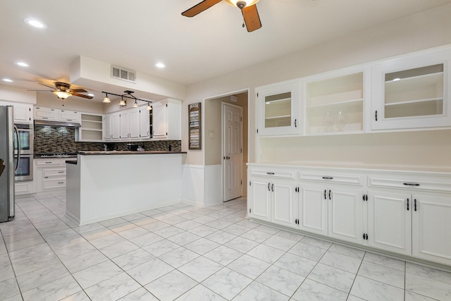 kitchen featuring open shelves, visible vents, a ceiling fan, and white cabinets