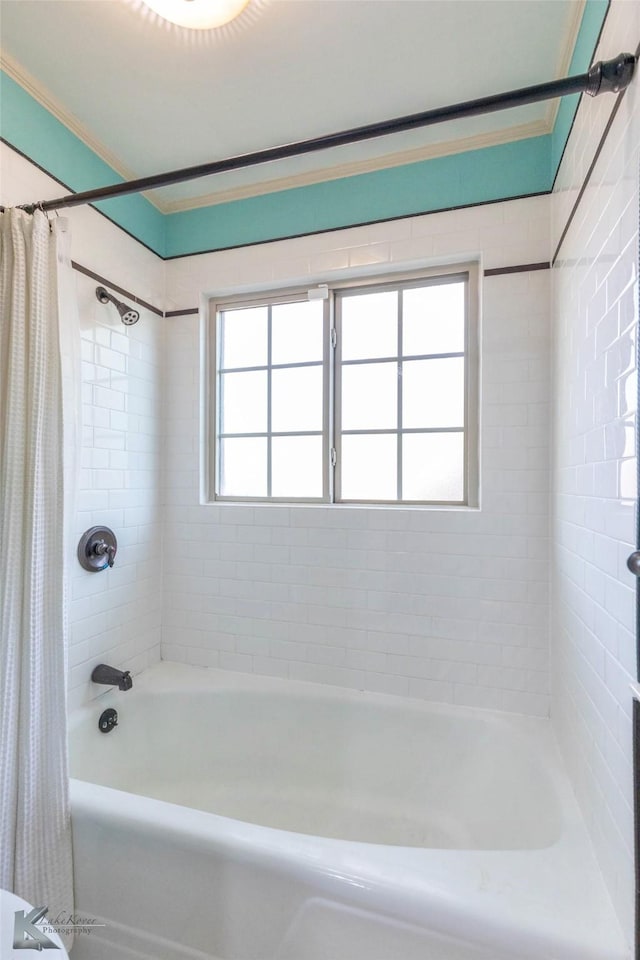 full bathroom featuring plenty of natural light, shower / bath combo, and crown molding