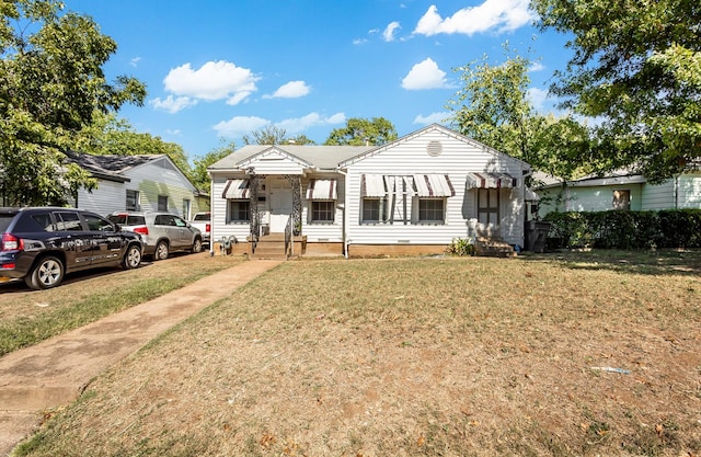 6829 Day St, Dallas, TX 75227 - bungalow featuring a front lawn