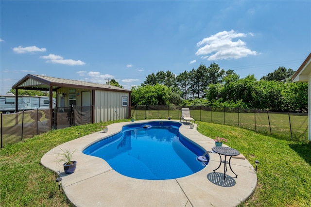 113 S Hill Top Ct, Springtown, TX 76082 - view of pool featuring a lawn, a fenced in pool, and a fenced backyard