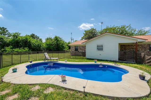 113 S Hill Top Ct, Springtown, TX 76082 - view of swimming pool with fence, a lawn, a fenced in pool, and a patio area