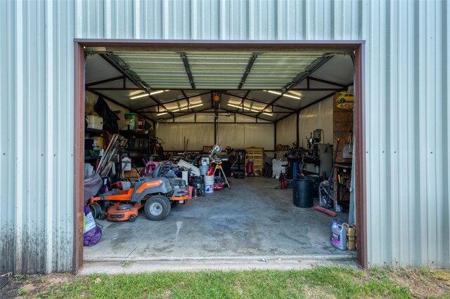 113 S Hill Top Ct, Springtown, TX 76082 - view of garage