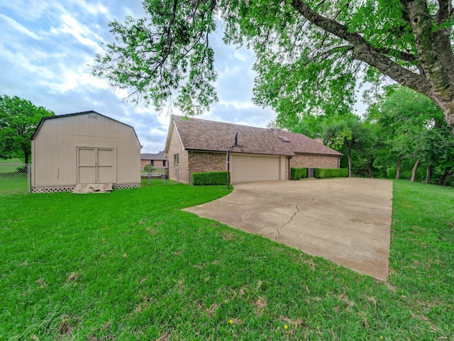 907 Red Oak Creek Dr, Ovilla, TX 75154 - view of yard with concrete driveway