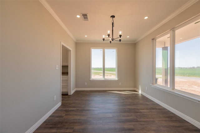 2567 Fm 368, Iowa Park, TX 76367 - unfurnished room featuring dark wood-style floors, visible vents, a wealth of natural light, and a chandelier