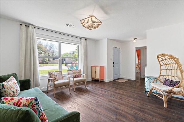 2744 Bay Meadows Ct, Farmers Branch, TX 75234 - living area featuring wood finished floors and baseboards