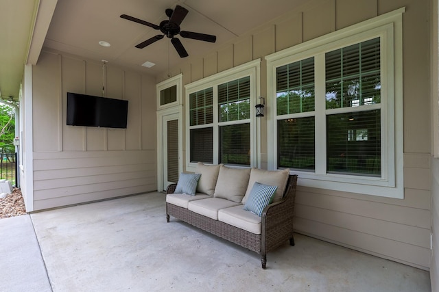 view of patio / terrace with ceiling fan and covered porch