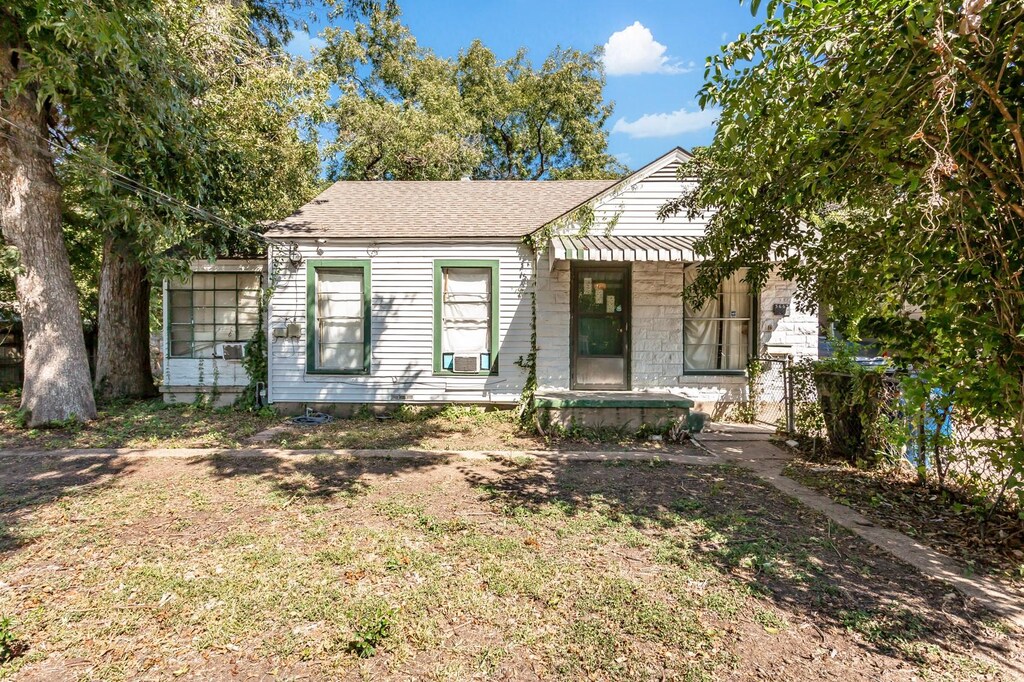 5663 Cary St, Dallas, TX 75227 - bungalow-style house featuring roof with shingles