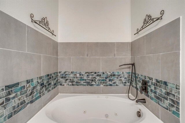 5817 Mirror Ridge Dr, Fort Worth, TX 76179 - spare room with ceiling fan and light colored carpet
