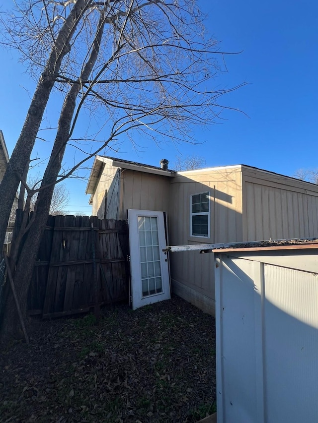 exterior space featuring fence