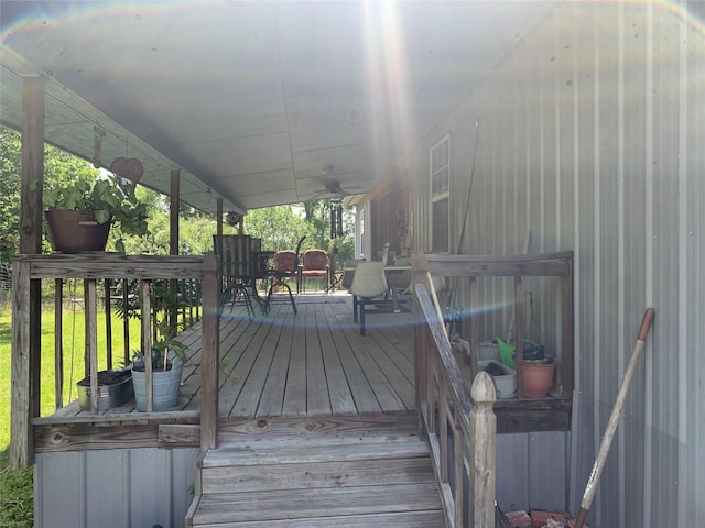 deck with ceiling fan