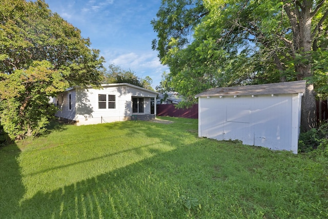 2916 Livingston Ave, Fort Worth, TX 76110 - view of yard