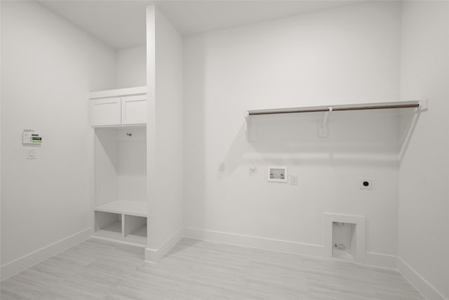 431 Broadmoor, Ovilla, TX 75154 - washroom featuring hookup for an electric dryer, gas dryer hookup, washer hookup, and baseboards