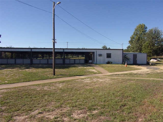 exterior space featuring a pole building