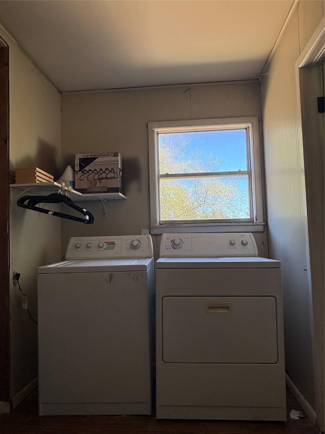 215 Fair Park St, Riesel, TX 76682 - clothes washing area featuring washer and dryer