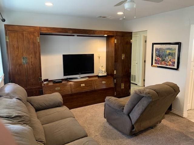 805 Rodeo Center Blvd, Mesquite, TX 75149 - living area featuring ceiling fan and recessed lighting